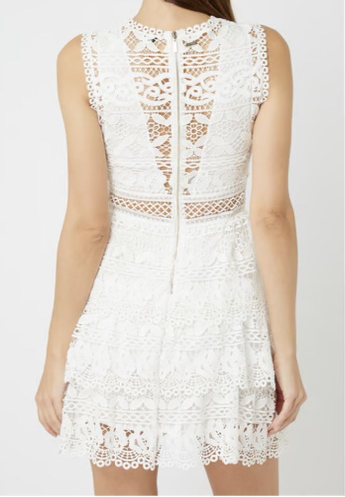 Красива бяла рокля Guess M/L р-р