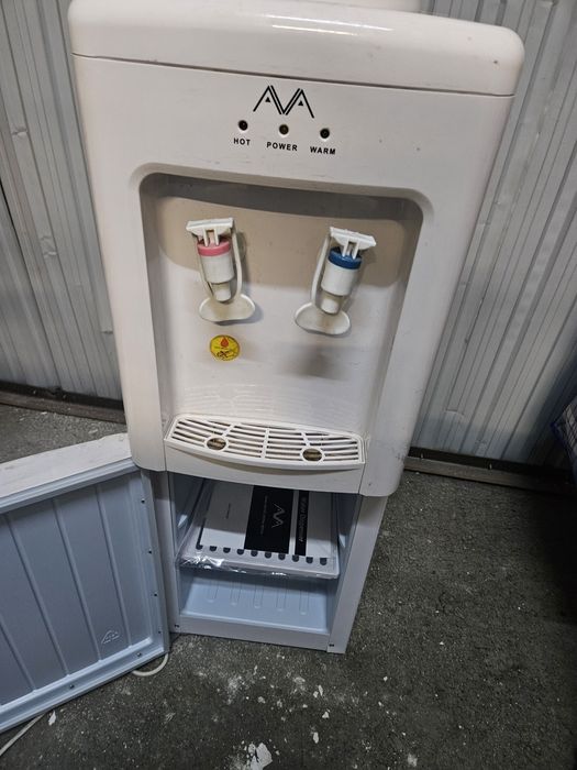 Диспансер для воды, в отличном состоянии