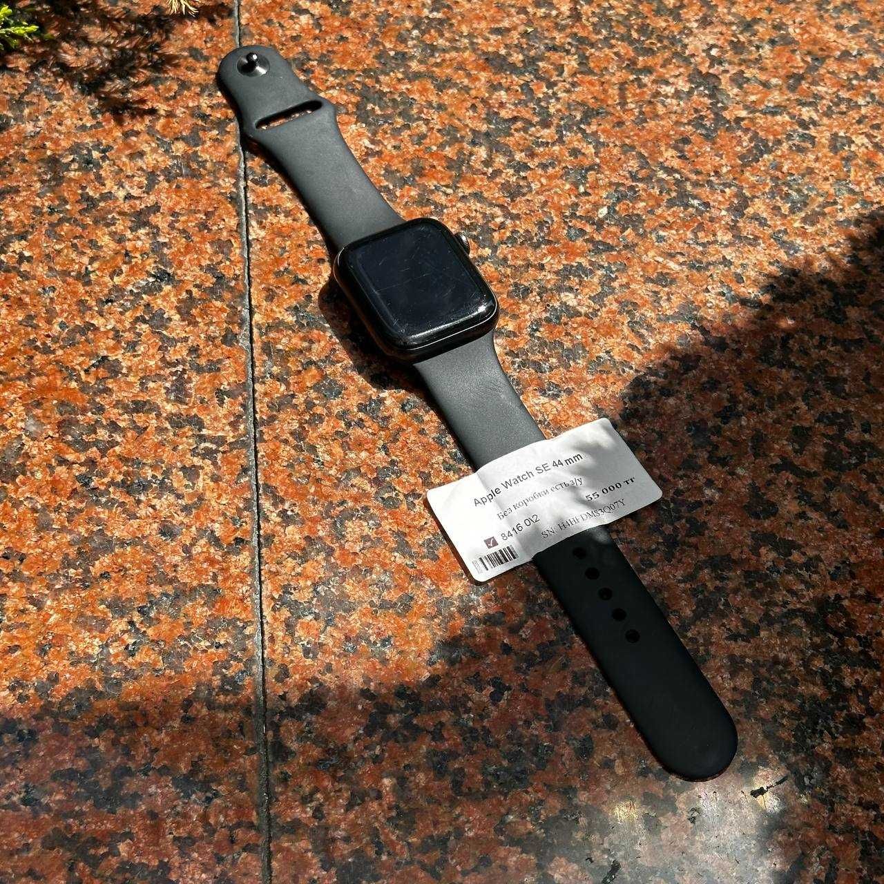 Apple Watch SE 44 мм / LOMBARD