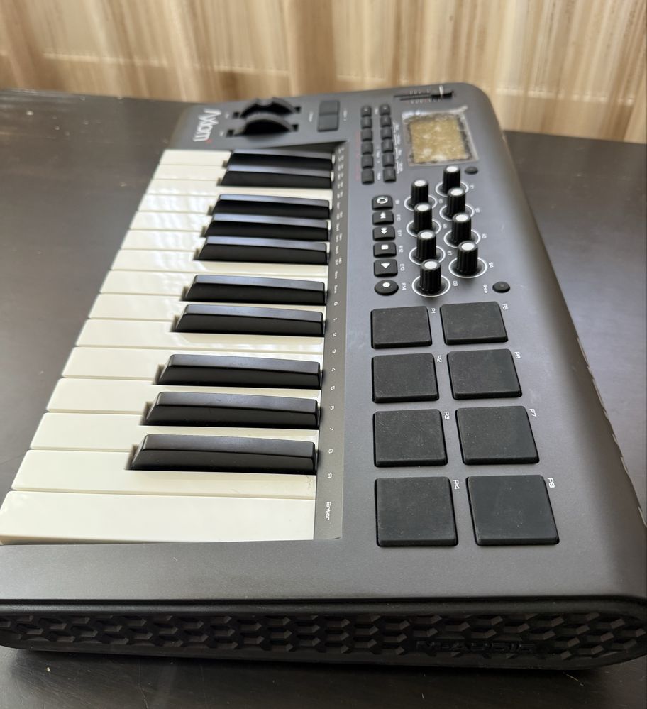 M-Audio Axiom 25 MKII – MIDI контролер