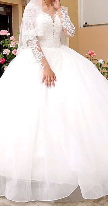 Rochie de mireasa +voal +crinolina