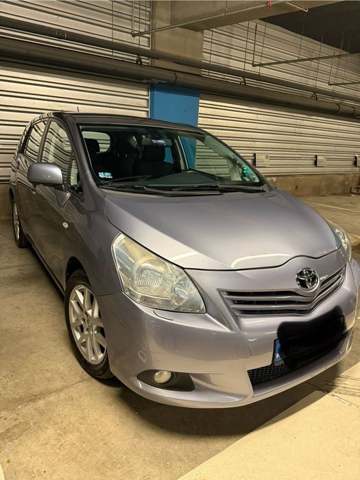 Toyota Verso 2.0 D-4D • 2009 • 7 места • Отлично състояние