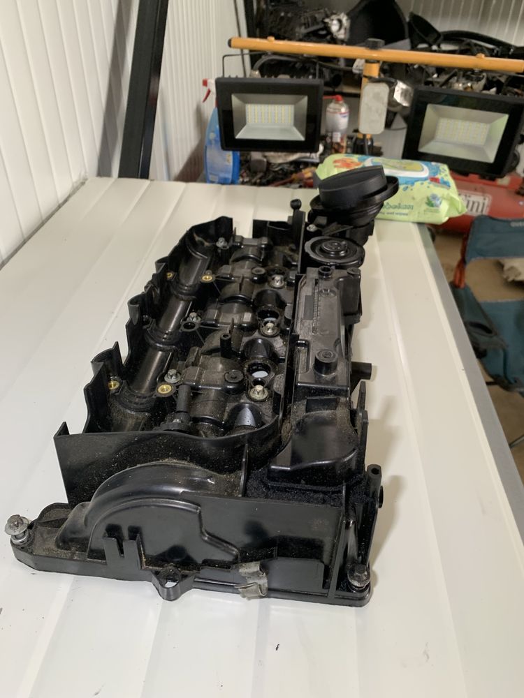 Капак клапани БМВ Е90 Е91 Е92 f10 x3 и др n47d20c 184hp