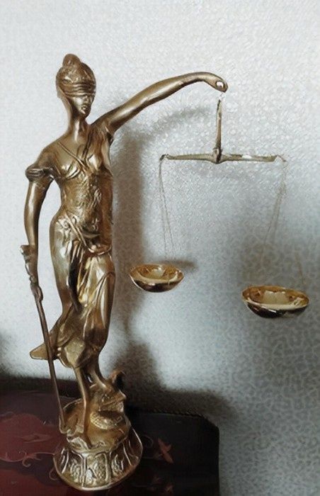 Sculptura din bronz masiv Dore reprezentând Justiția ,piesa cu o lucră