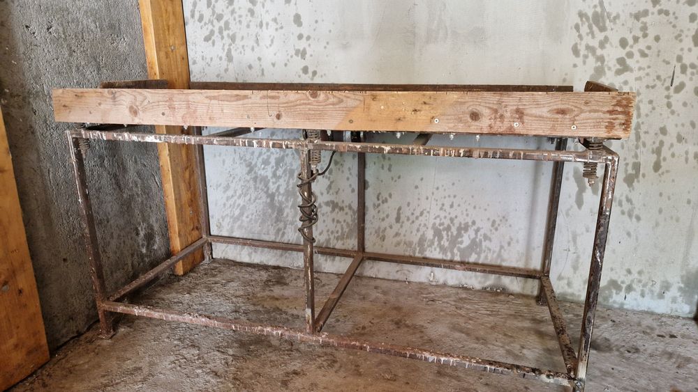 Masă vibrantă pentru pavele