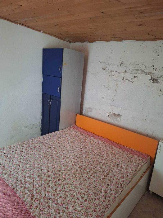 Парцел с постройка в село Кошарица