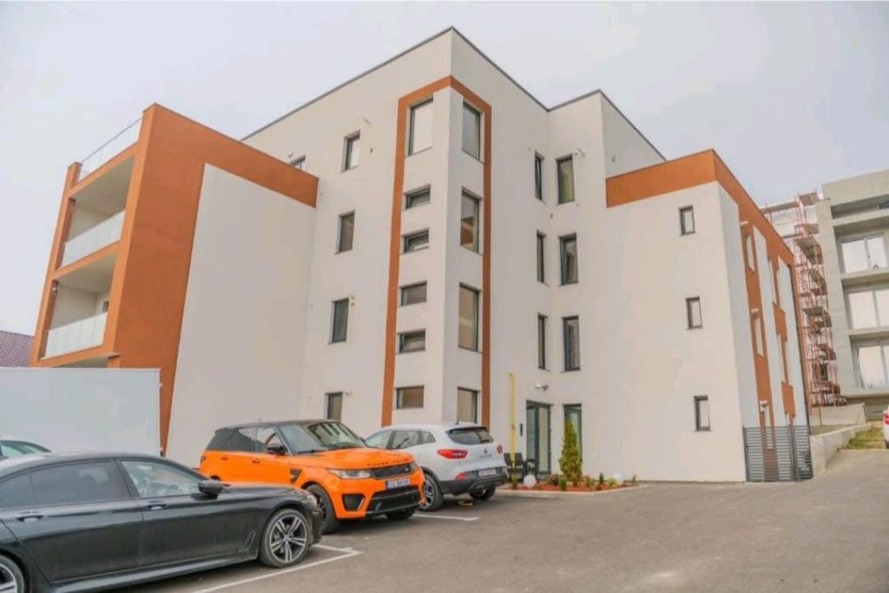 Apartament 2 camere cu CURTE PROPRIE