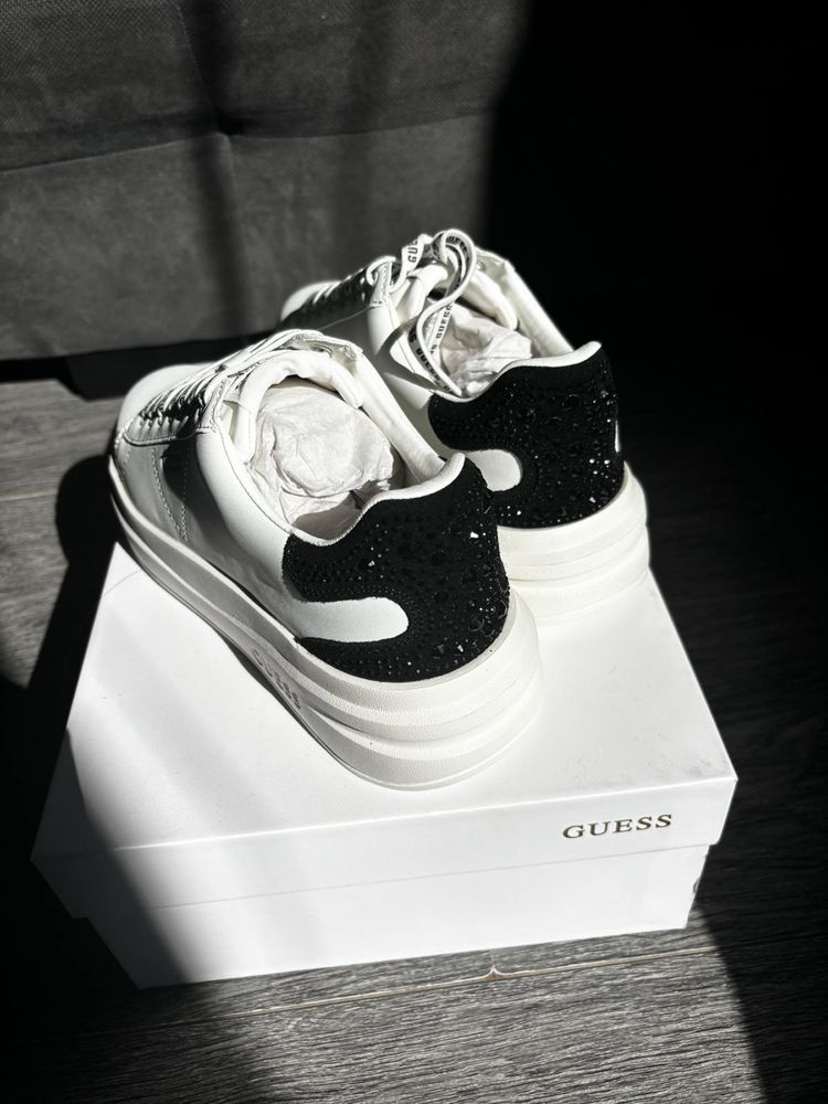 кецове GUESS чисто нови 37 номер