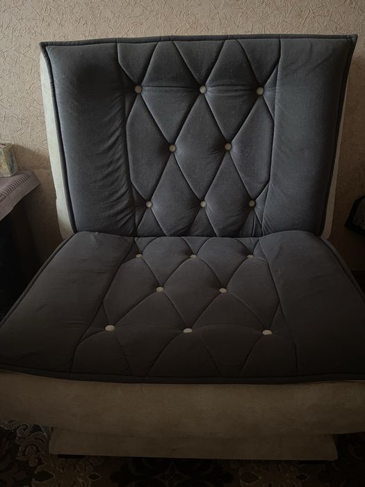 Диван и 2 кресла ……..