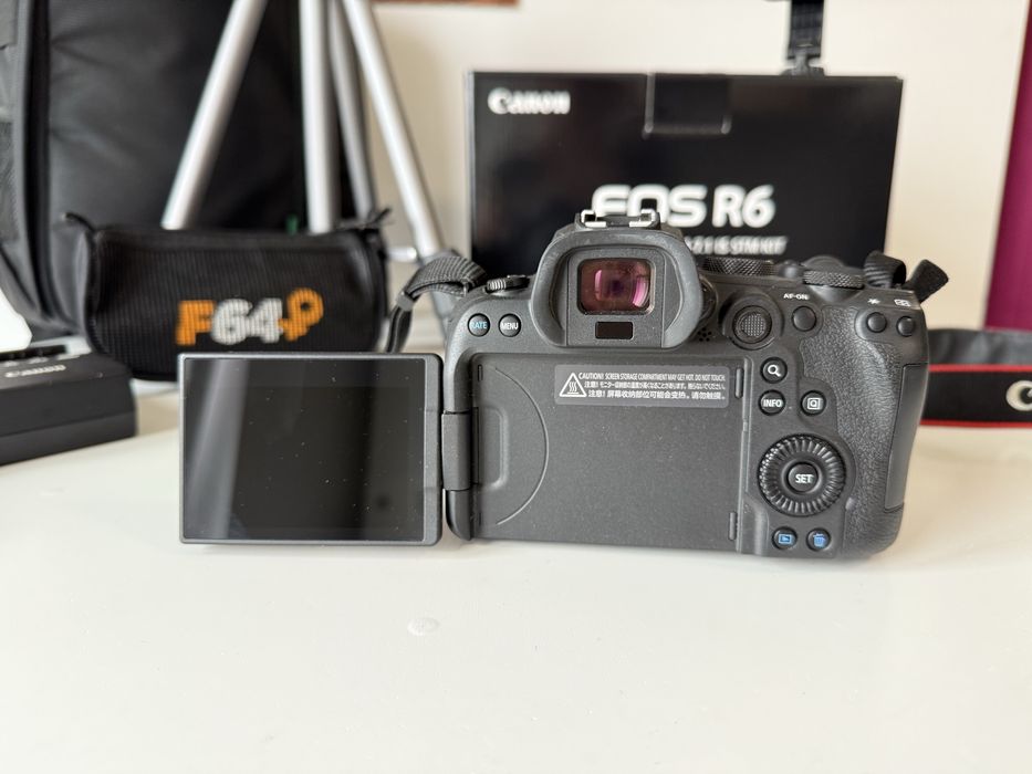 Canon EOS R6 Aparat Foto Mirrorless 20.1 MP Full-Frame 4K Kit