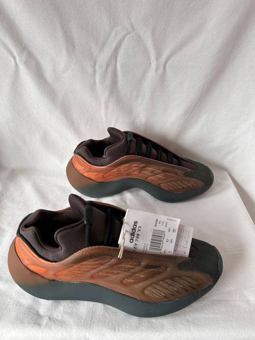 Adidas Yeezy 700 V3,marime 42