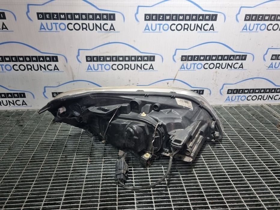 Far Stanga Volvo XC60 2008 - 2013 SUV 4 Usi (1105) Fara xenon