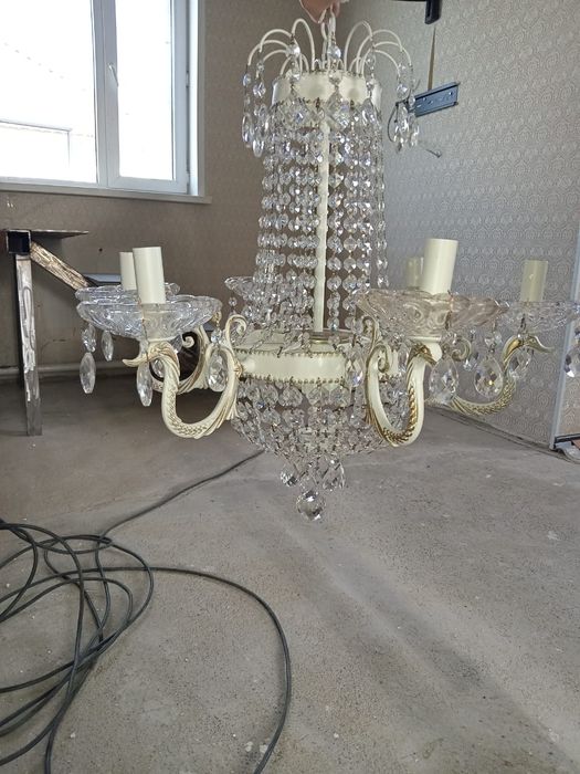 Срочно Продам люстру