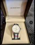Часовник Burberry ,нов с кутия