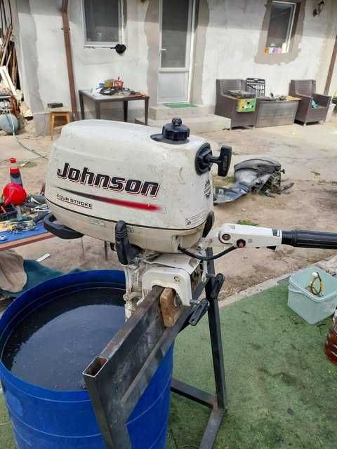 Motor barca Johnson 4 CP 4 timpi