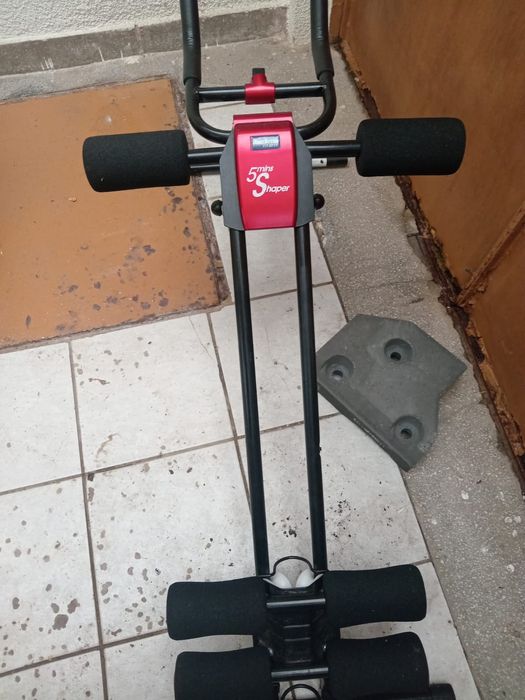 Aparat de făcut abdomene