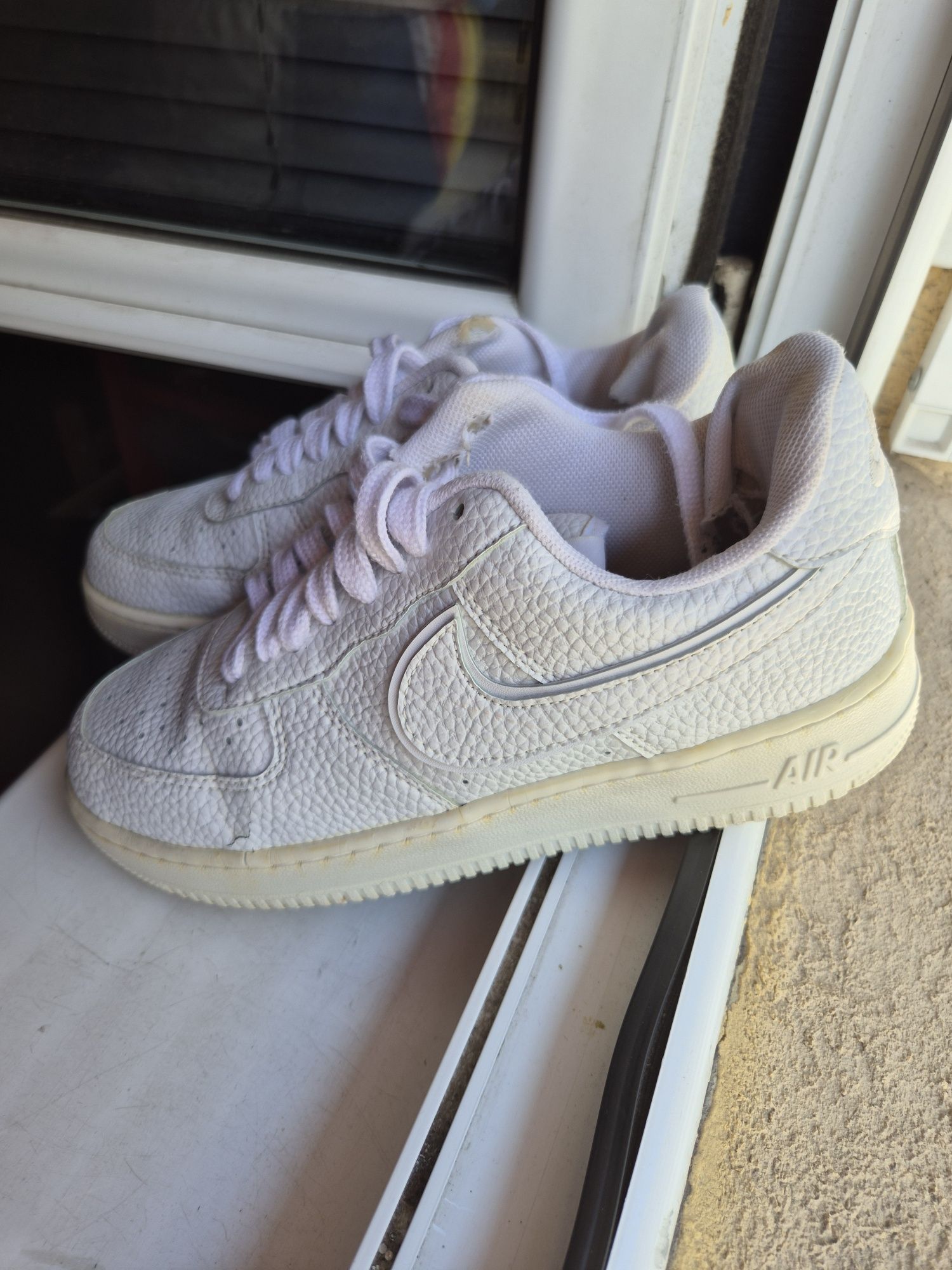 NIKE AIR Force 1 обувки