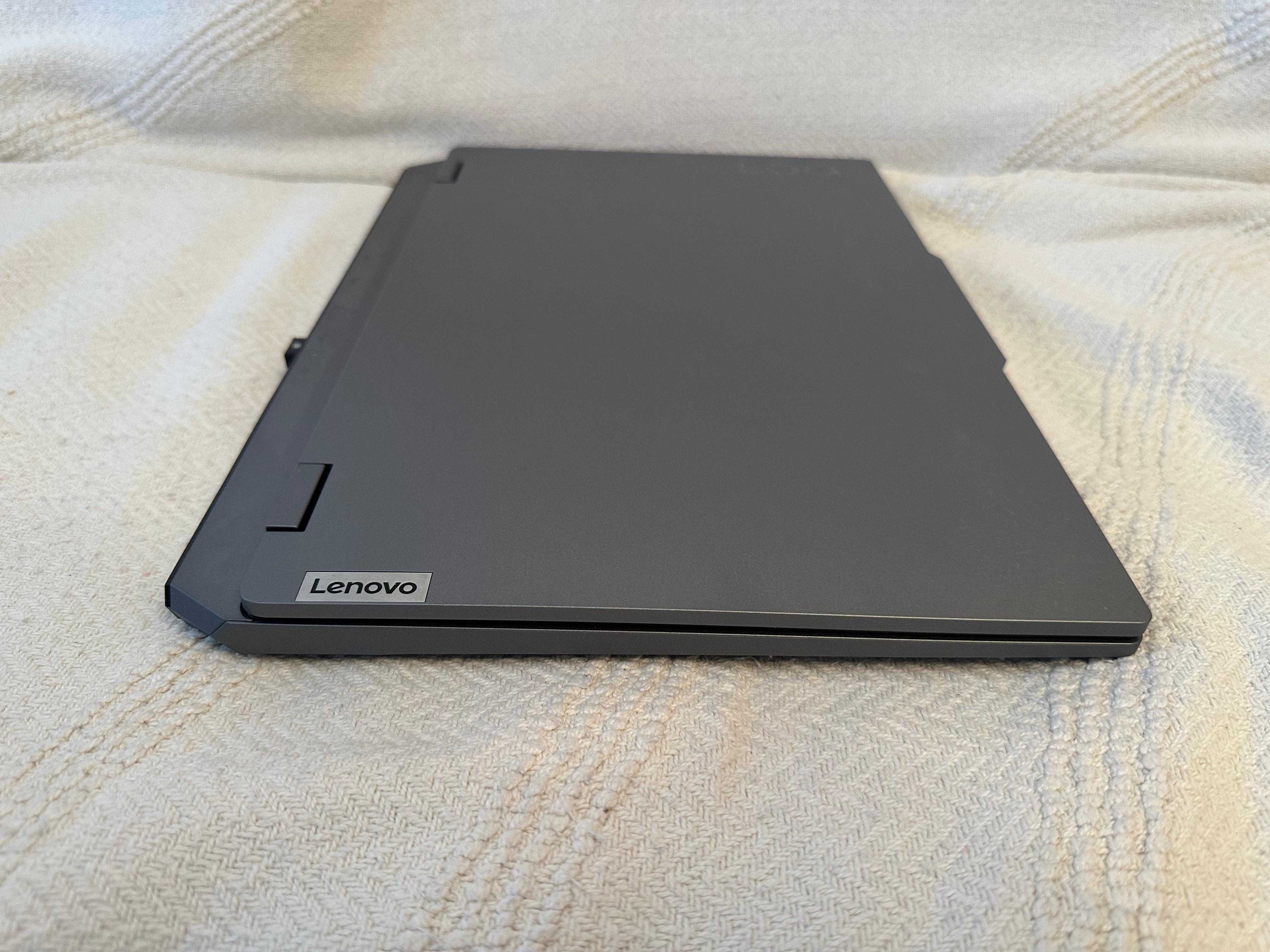 Laptop Gaming Lenovo LOQ Rayzen 7, RTX 4070, 24 GB RAM 1.5 TB