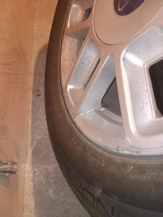 4 броя зимни гуми 195/65/15 + алуминиеви оригинални джанти