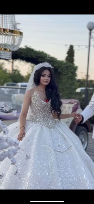 Vand rochie de mireasa