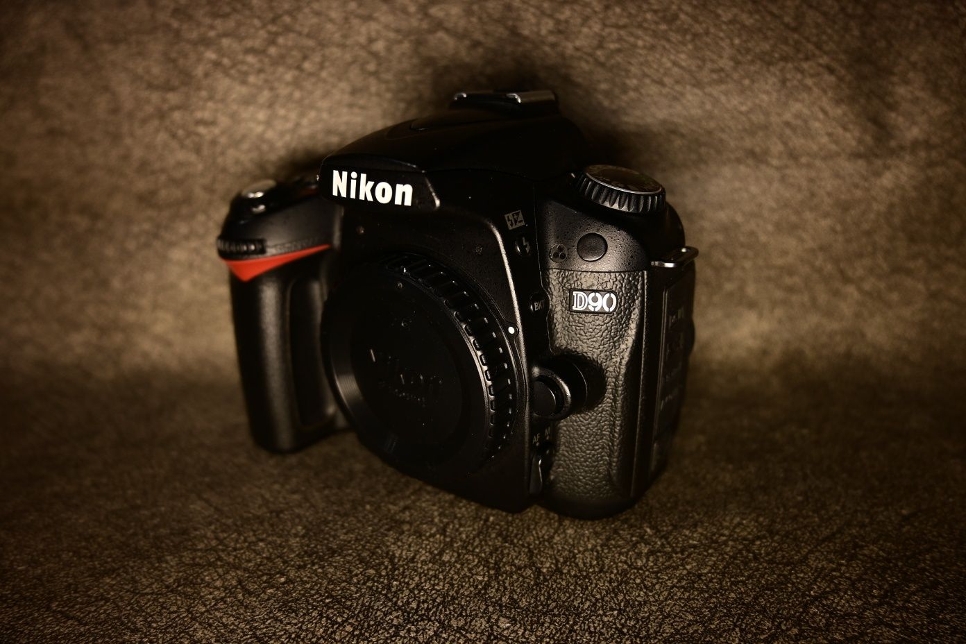 NIKON D90 в отличном состоянии.Bodi