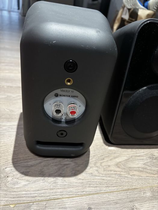 Boxe Monitor Audio Vector 10