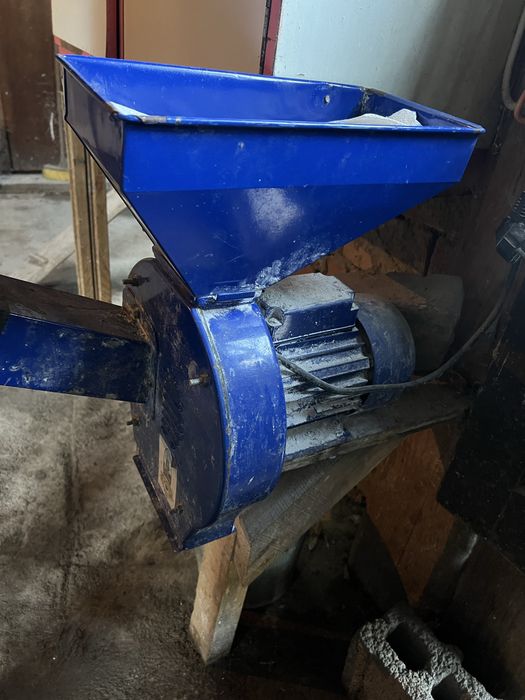 Moara electrica 220V de macinat