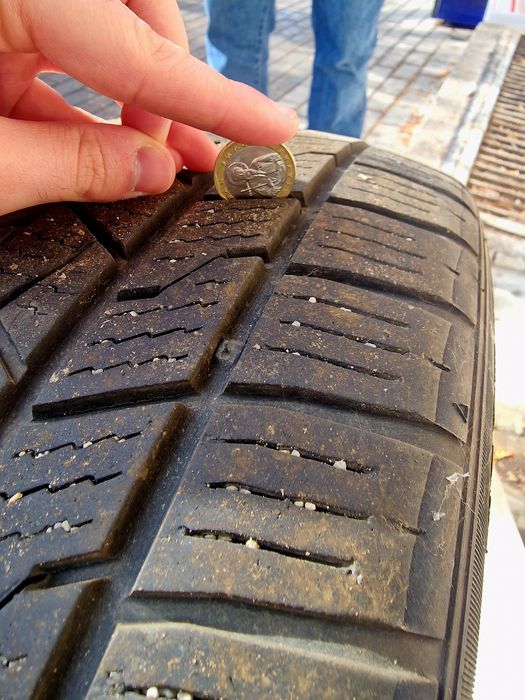 2 броя зимни гуми ROADHOG RGAS02XL 205/55/17 отлично запазени втора уп