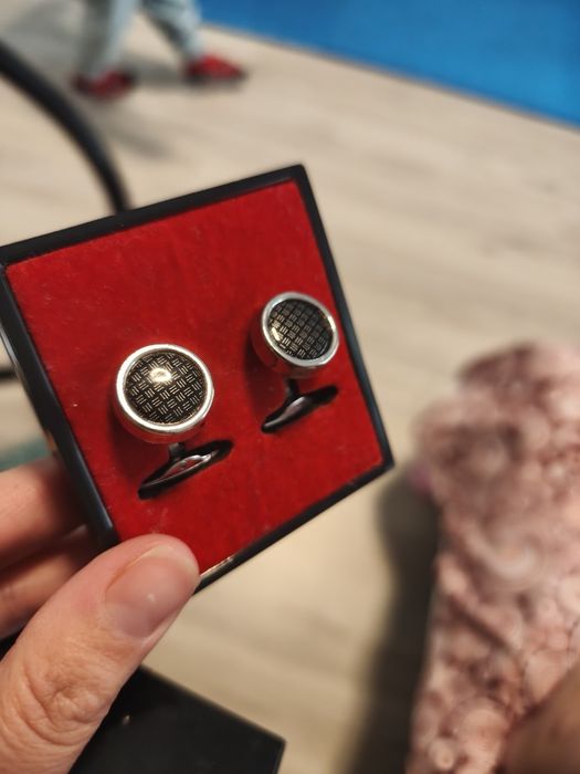 Butoni bărbați gri