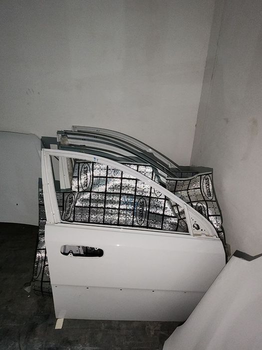 Gentra radnoy eshiklar sotiladi