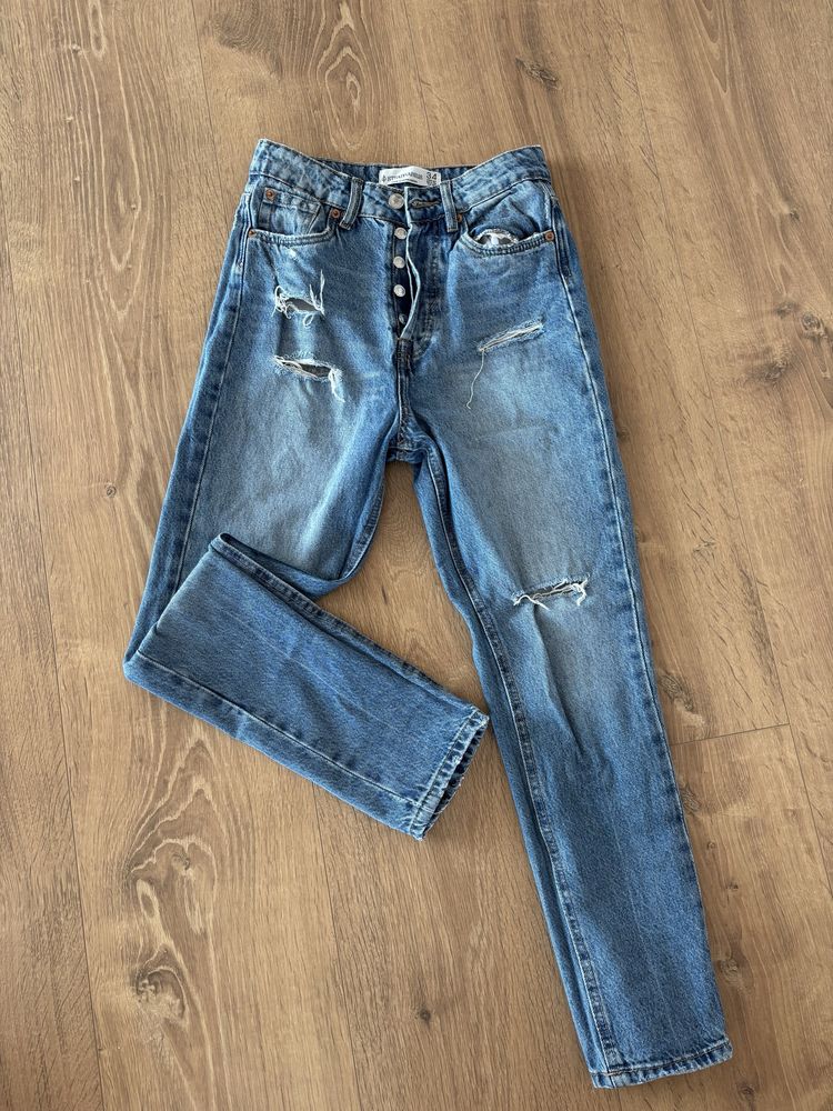 Дамски дънки Bershka, Stradivarius