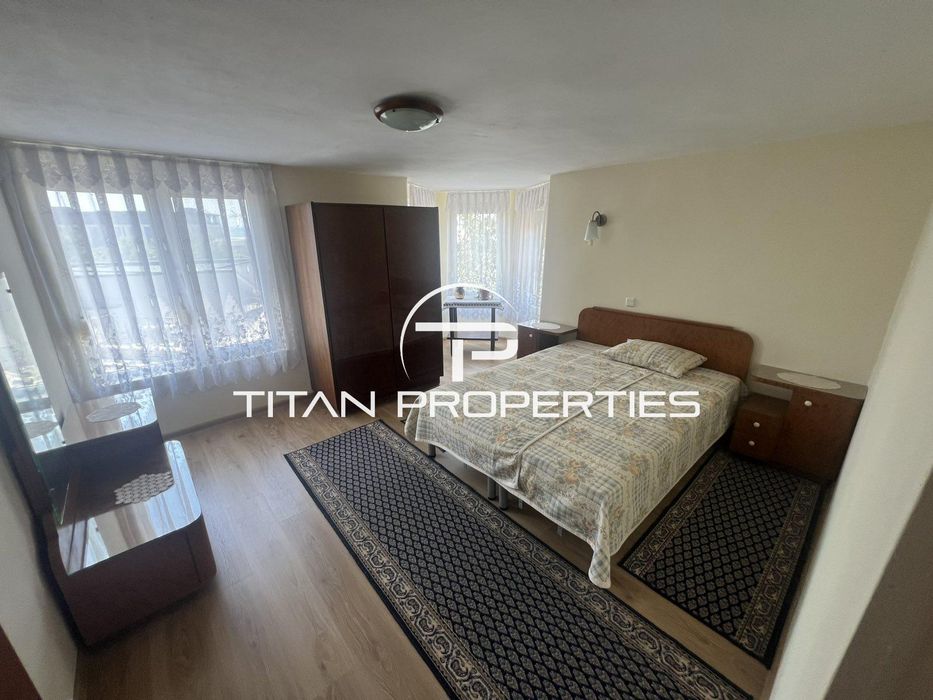 Дава се под наем Тристаен апартамент в Бургас, Център - 120 кв.м за 408 € - Снимка #4