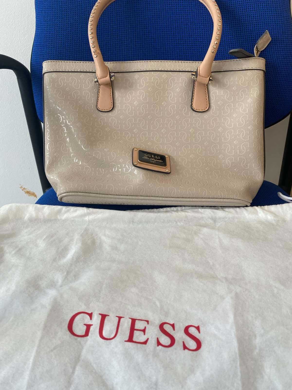 Guess  лятна чанта