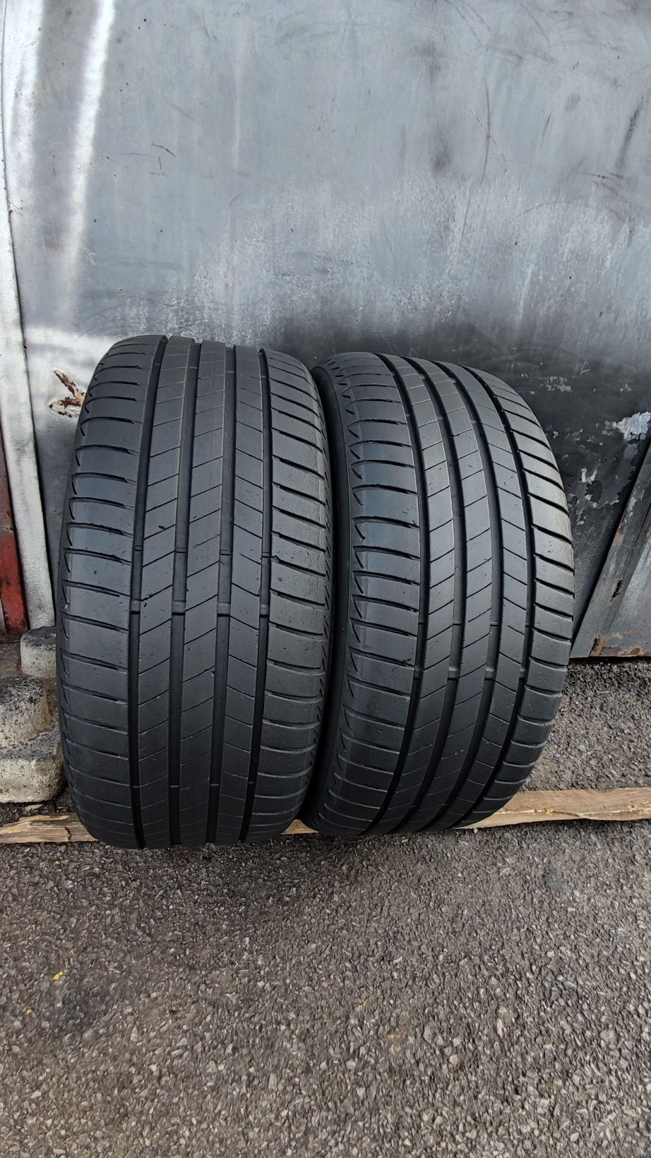 2бр. летни гуми 225/45/17  Bridgestone Turanza T005
dot22 
6.8mm
Добро