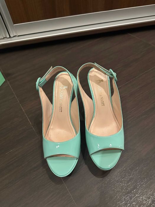 Дамски сандали на платформа в цвят мента Nadit & Nadit