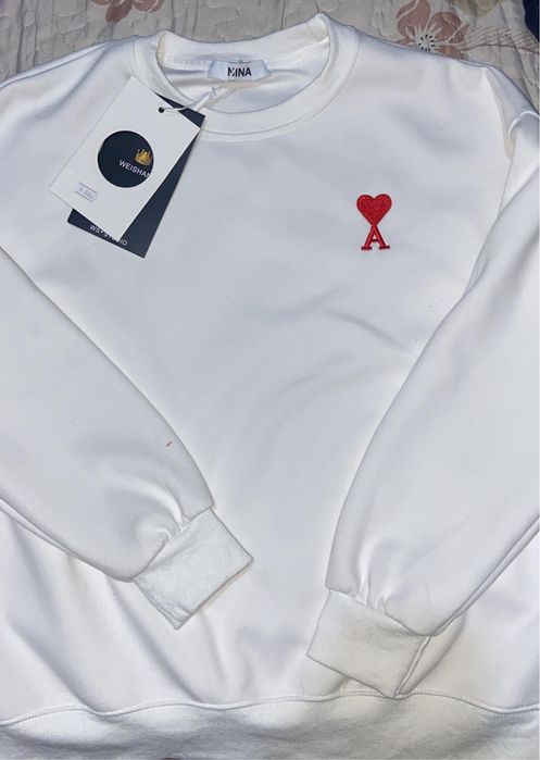 Белая новая толстовка подходит любому образу, мягкий приятный материал