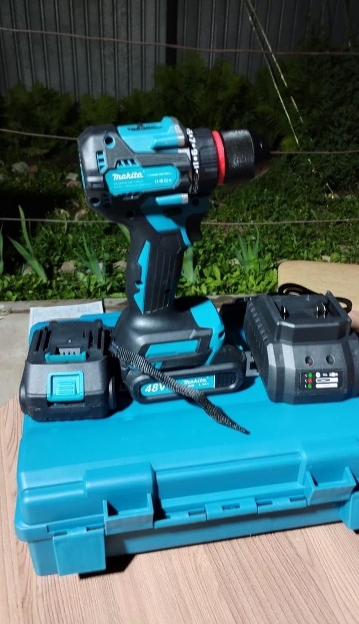 Шуруповерт MAKITA