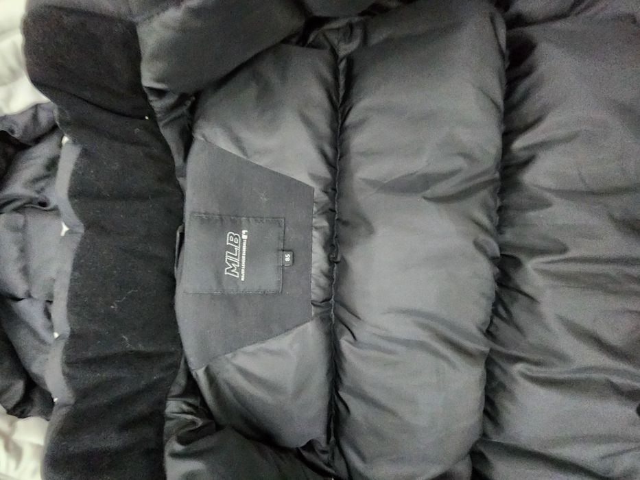 Зимняя куртка пуховик фирмы MLB.