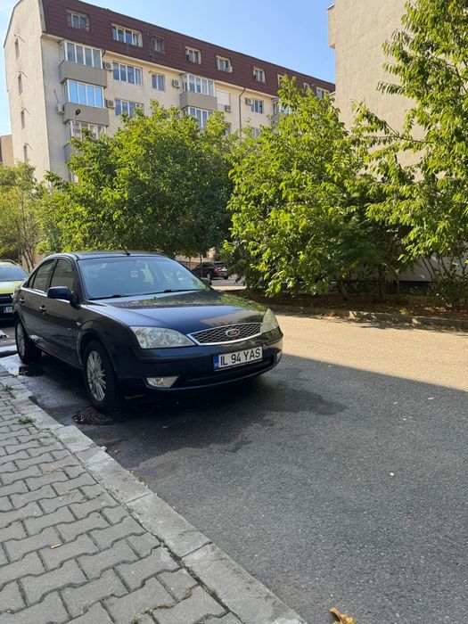 Ford Mondeo Albastru