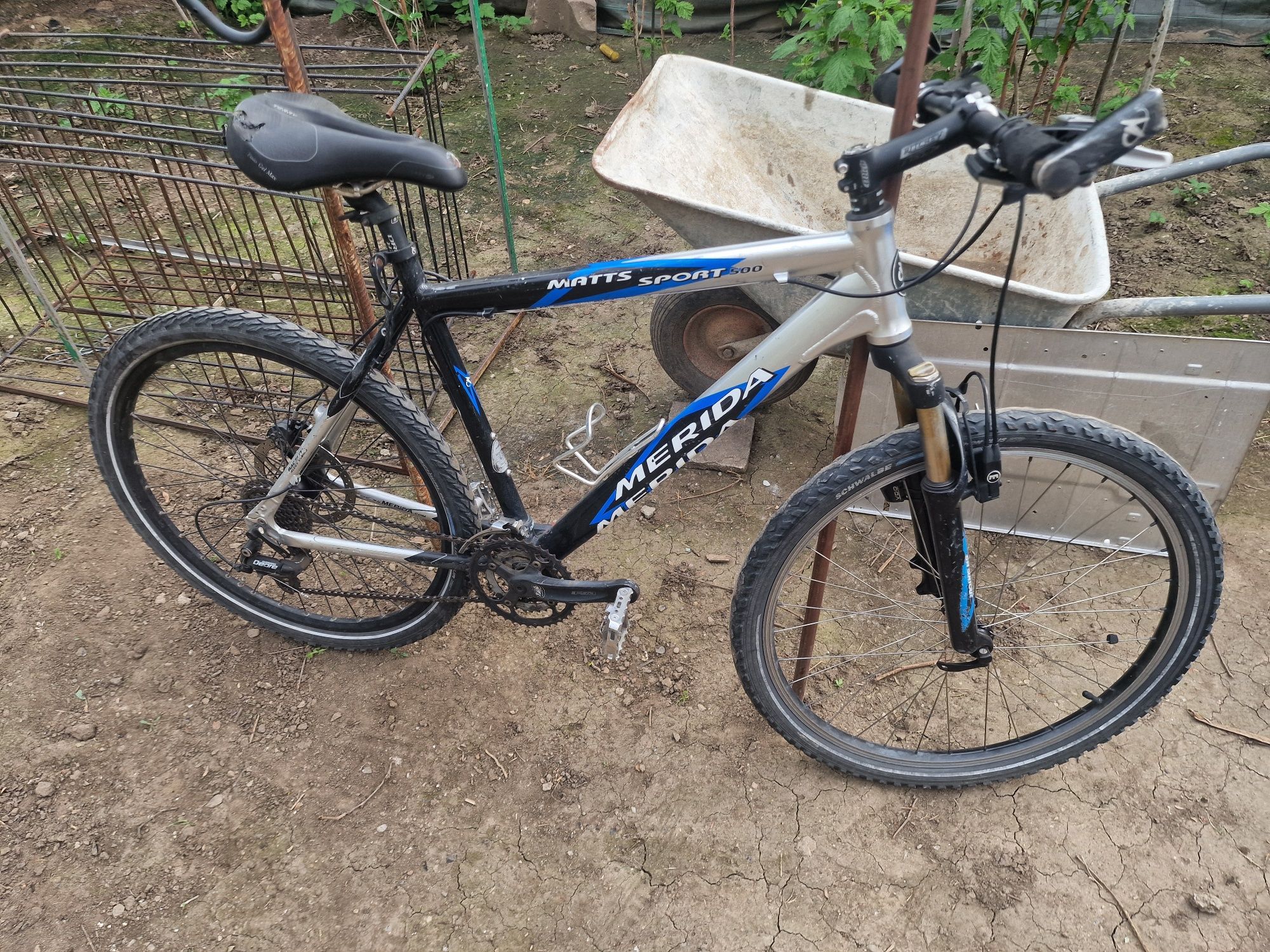 Bicicleta Merida cu Frâne pe disc hidraulice și suspensie fata
