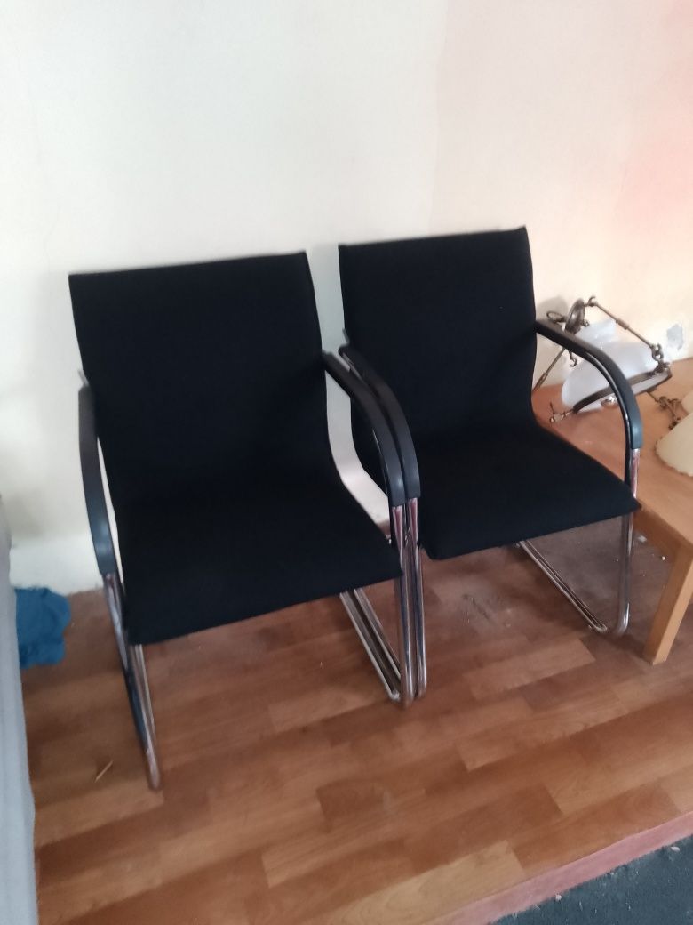 2 scaune pentru birouri