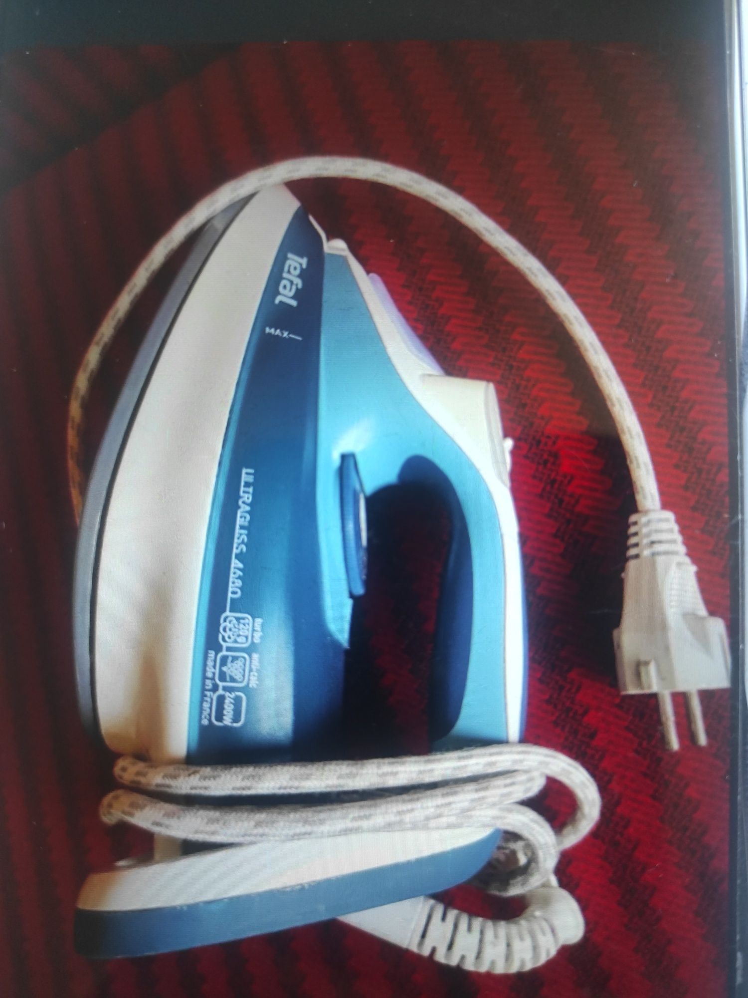 Fier de călcat,  putere 2400 W, Tefal anticalcar cu aburi