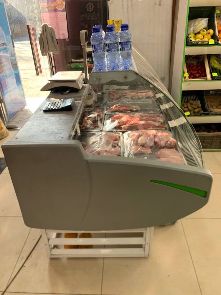 Vitrina xaladilnik sotiladi AZN