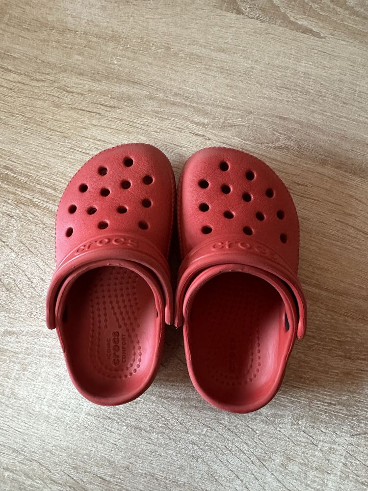 Slapi Crocs marimea C7