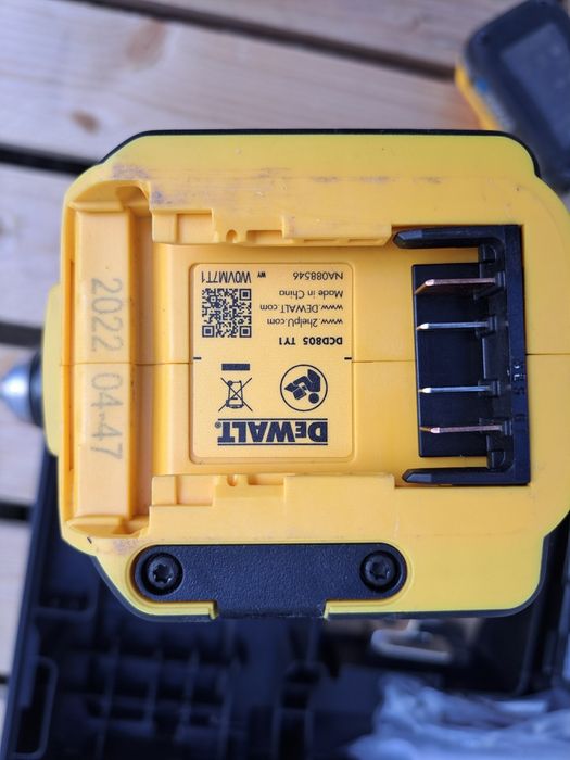 Filetantă mașină de găurit si însurubat profesională Dewalt DCD805