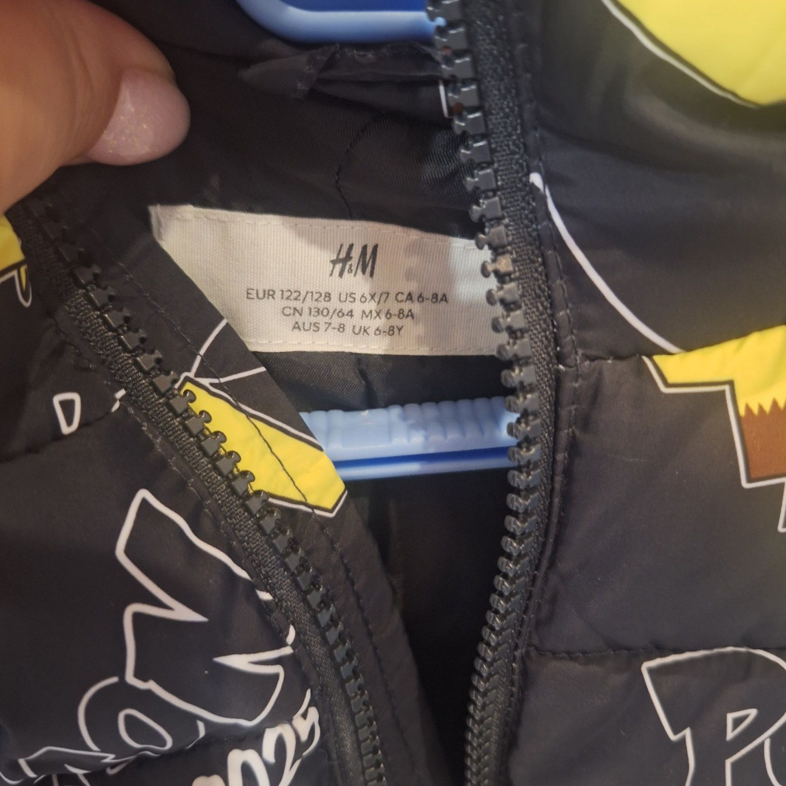 Ново яке H&M 122/128  Pokemon