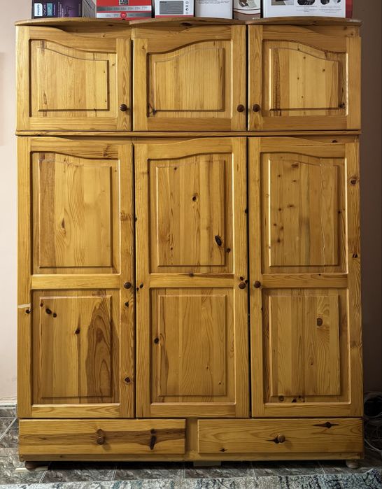 Продавам гардероб