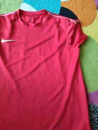 Vând tricou Nike