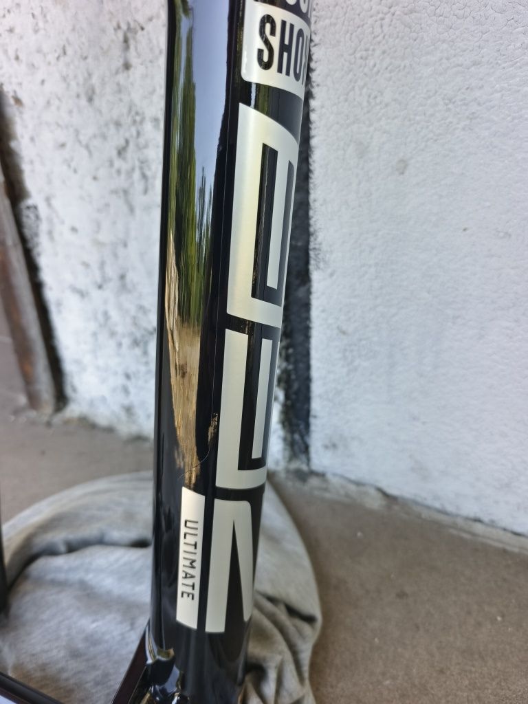 Нова RockShox ZEB Ultimate Charger3 RC2 W/ButterCup DebonAir+ Boost29"