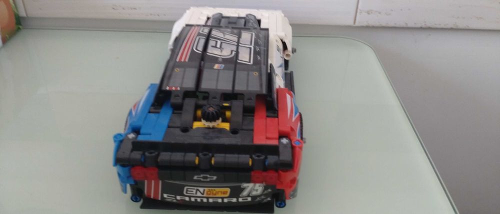 Vand sau Schimb Lego Nascar Chevrolet Camaro ZL1 (Cod: 42153)